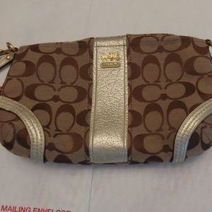 Coach ❤️like new, gold clutch